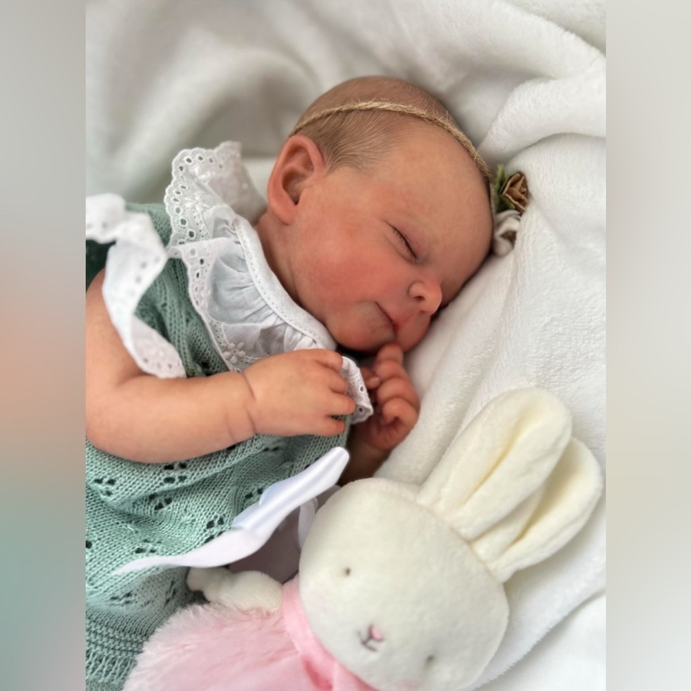 Reborn baby doll - realistic, painted with appropriate mottling of newborn - Picture 2 of 16